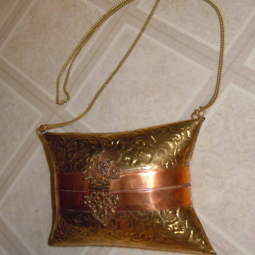 VINTAGE 1980s METAL / COPPER EVENING HANDBAG VELVET LINED - BEAUTIFUL & UNIQUE